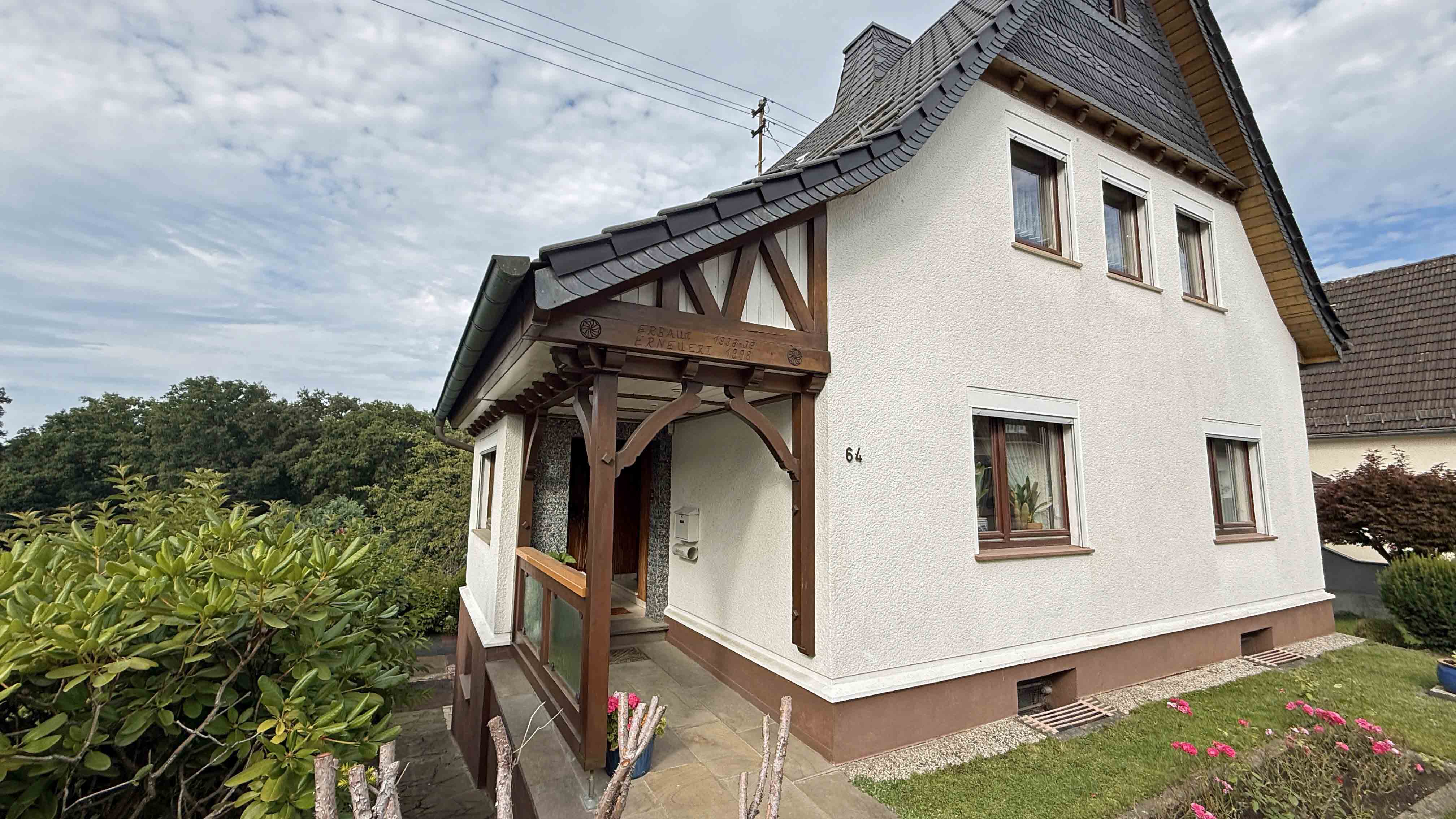 379 2-442 - Wissen: EFH mit Dachterrasse, Garten und 2 Garagen