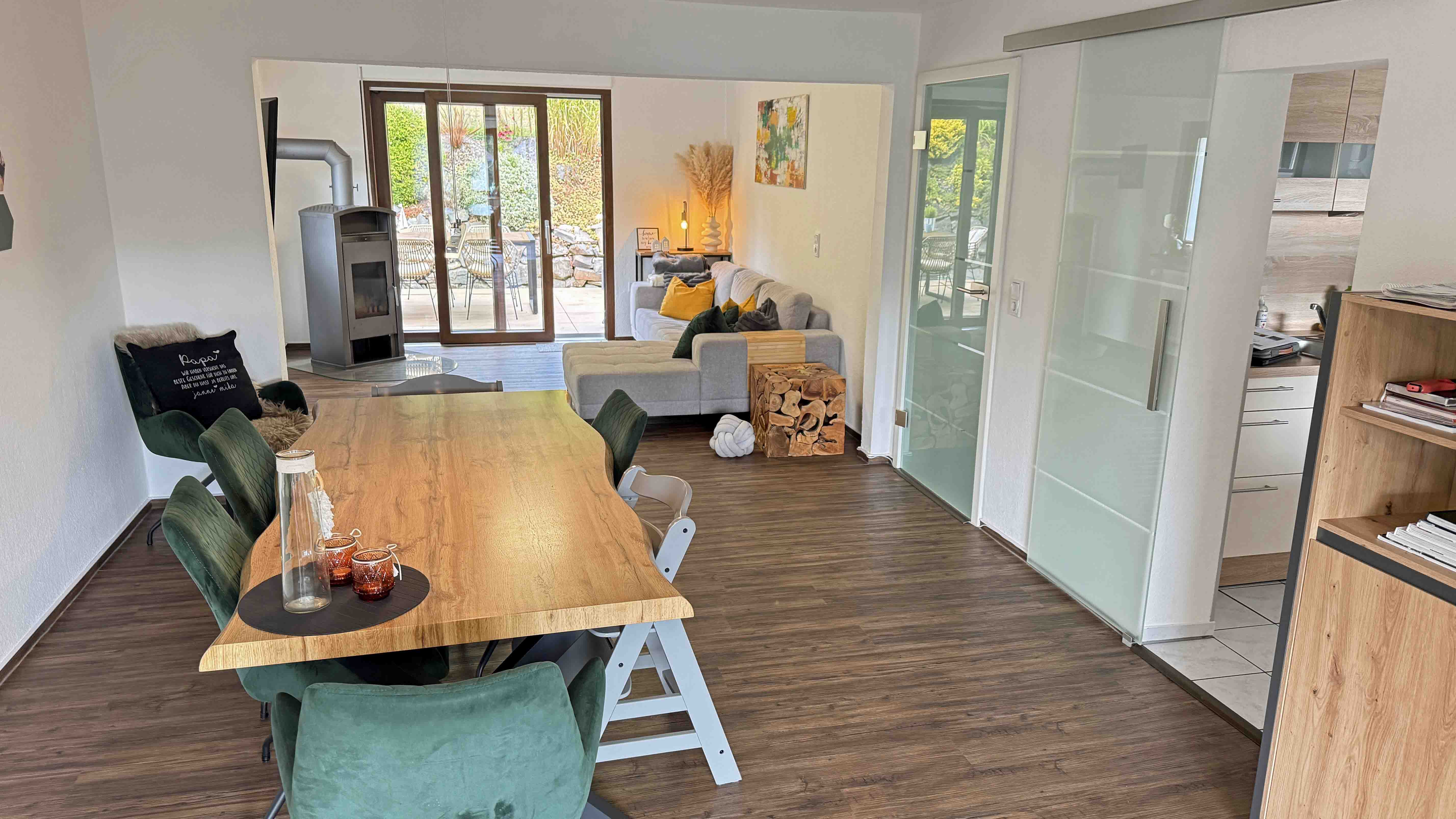 Morsbach: Gepflegtes, großes EFH mit ELW, offener Wohn-/Essbereich (ca. 40 m²) mit...  