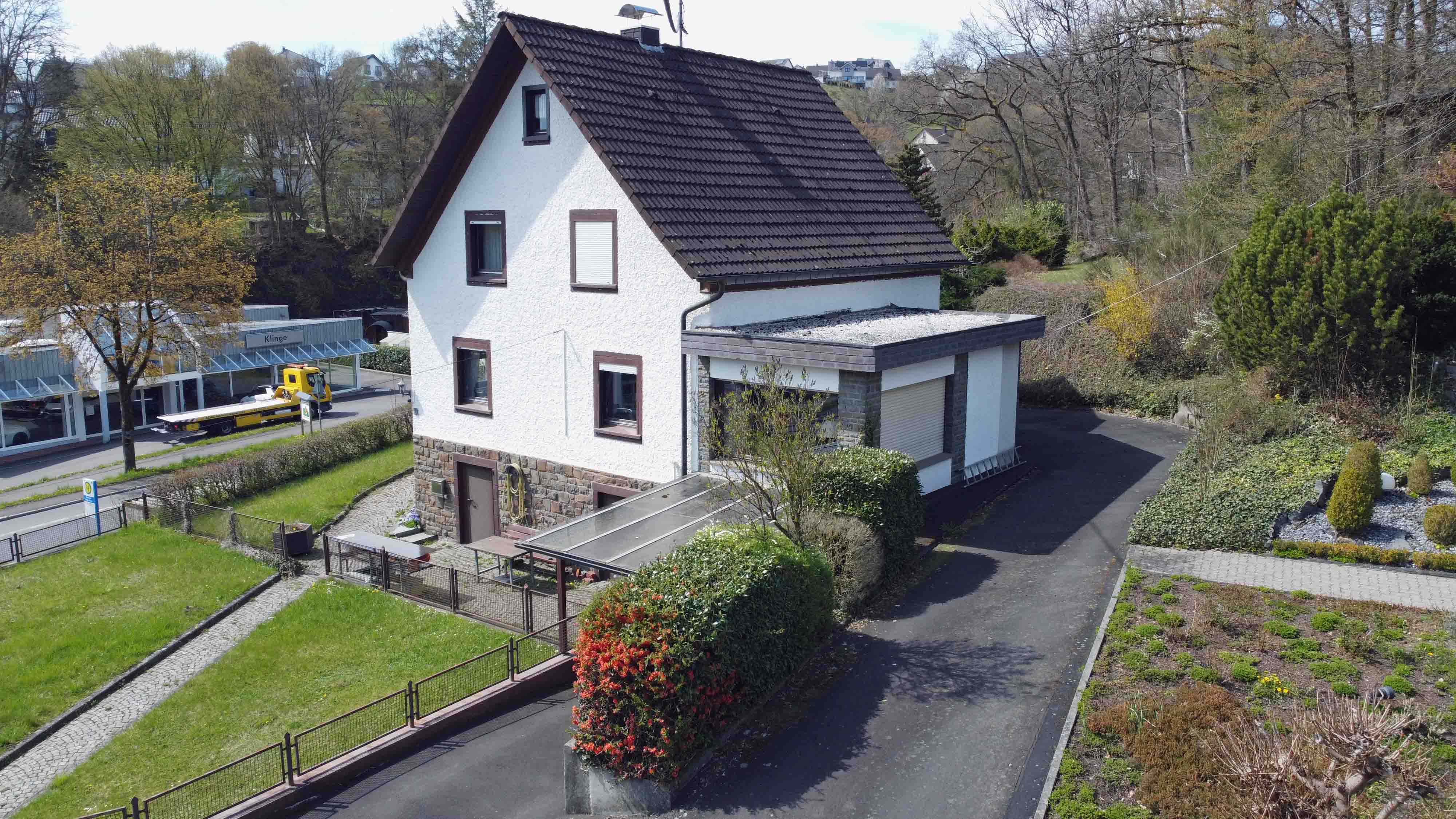 Morsbach: Baujahr 1939, aber modernisiert, barrierefrei, preiswert und gut, Rückseite mit Wohnzimmeranbau (Bj.1970)