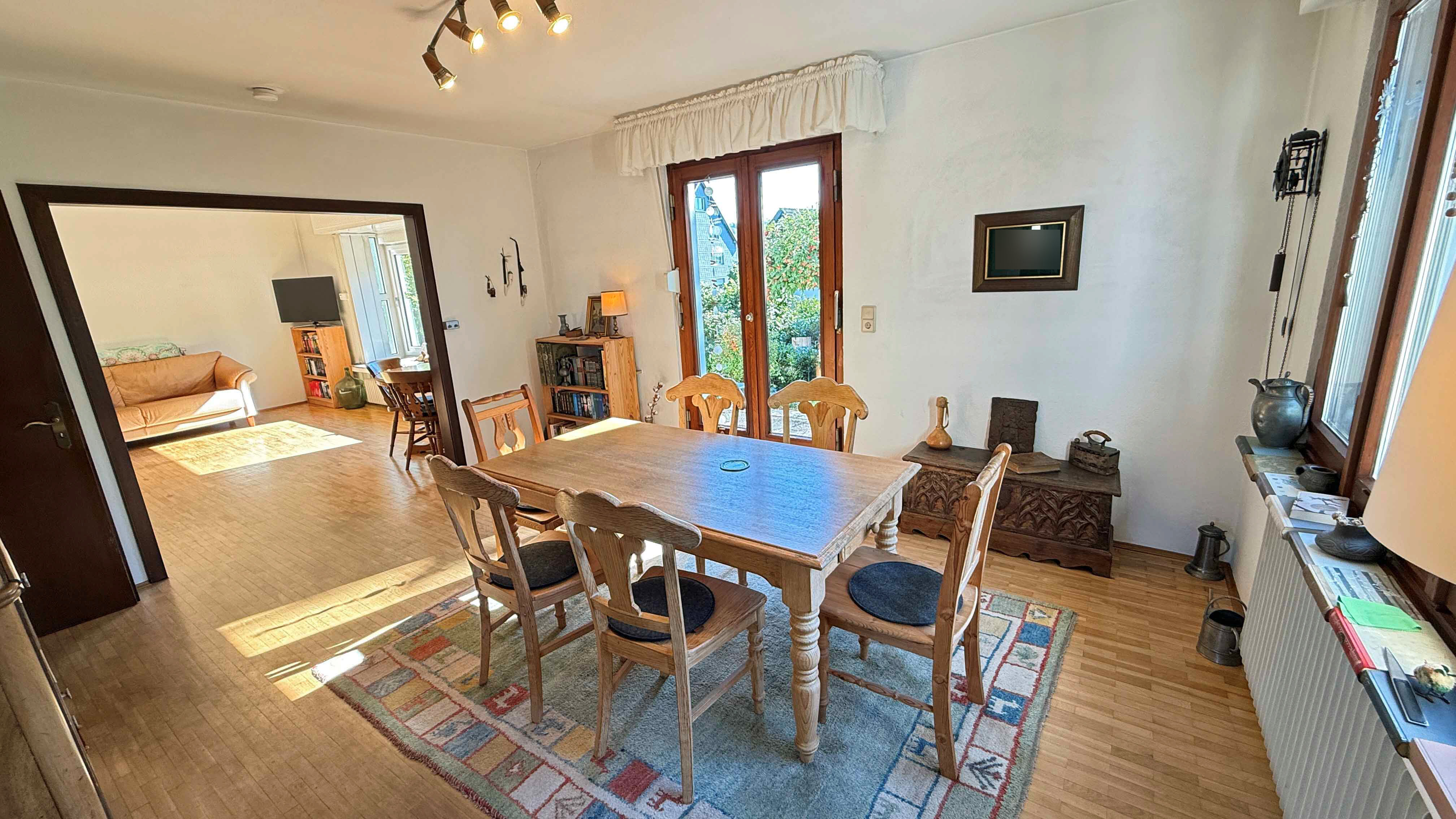 Waldbröl: Gepflegtes 50er-Jahre-EFH im herrlichen Höhenweg, lichtdurchfluteter Wohn-/Essbereich 36 m² mit...