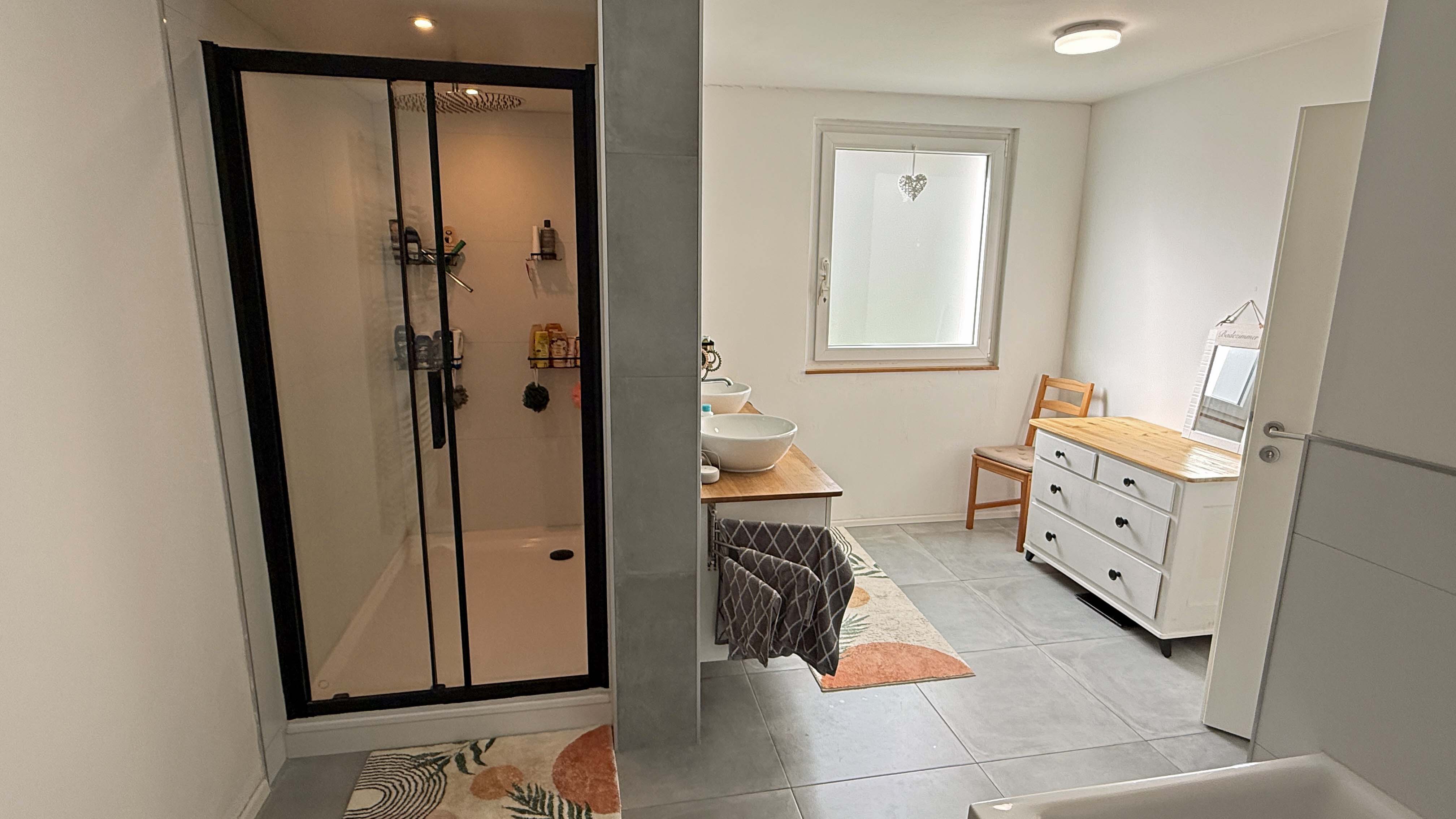 Morsbach-Ellingen: Richtig viel Platz / Familienparadies am Waldrand, ...besonders großer Dusche