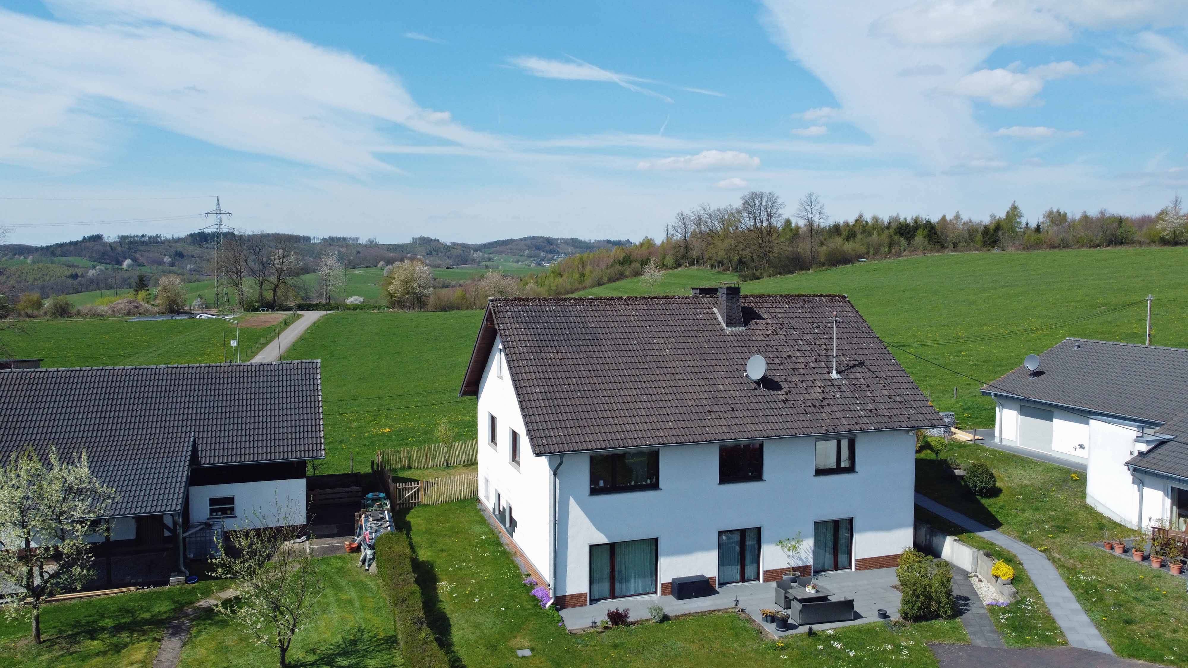 Morsbach-Seifen: EFH mit ELW in ruhiger Ortsrandlage, Herrliche, ruhige Ortsrandlage mit Fernblick