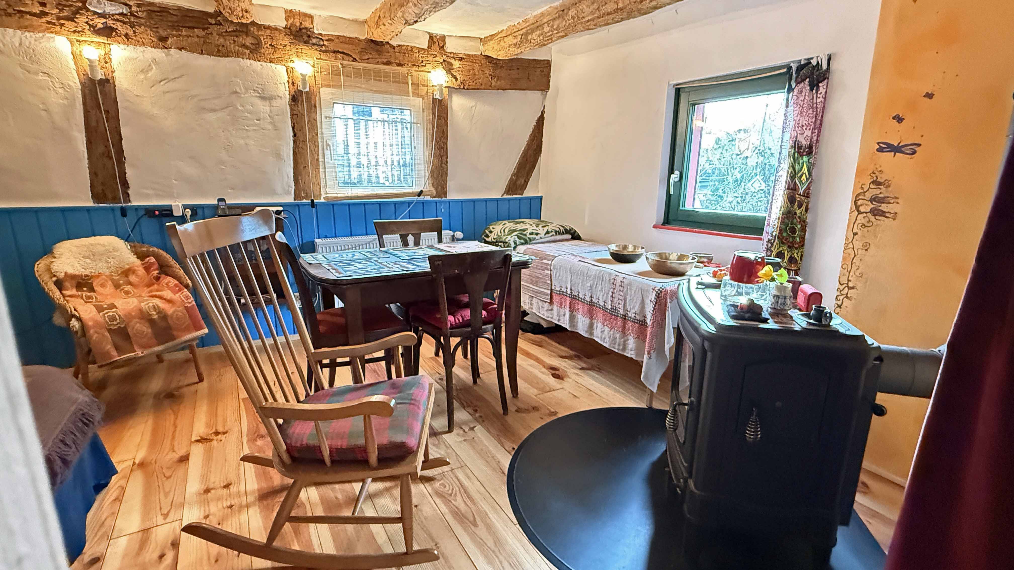 Ruppichteroth: Charmantes Öko-/Fachwerkhaus mit Dachatelier, Haus wurde 2013 behutsam und stilecht saniert