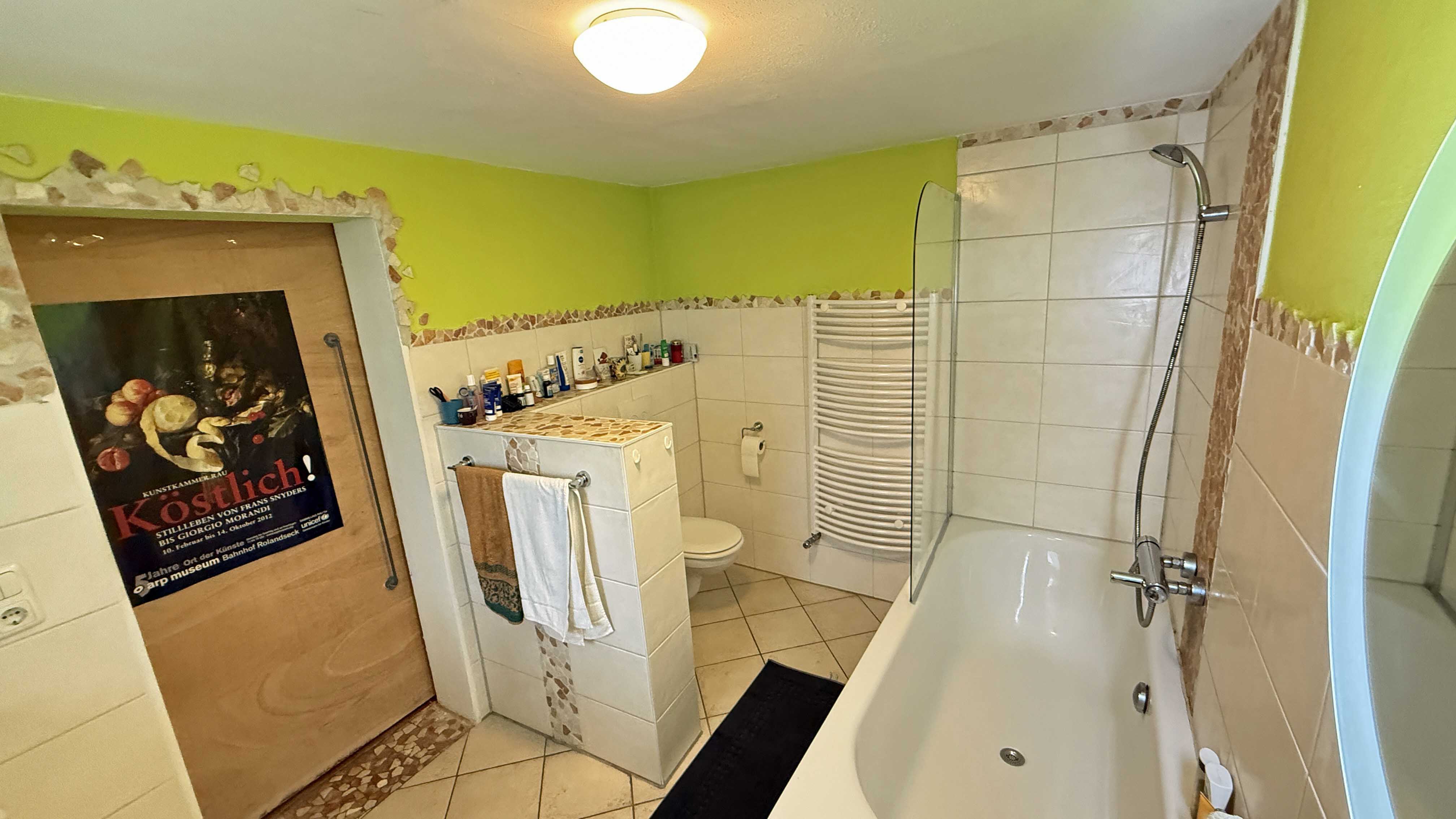 Ruppichteroth: Charmantes Öko-/Fachwerkhaus mit Dachatelier, Bad mit Dusch-/ Wanne, sowie mit...