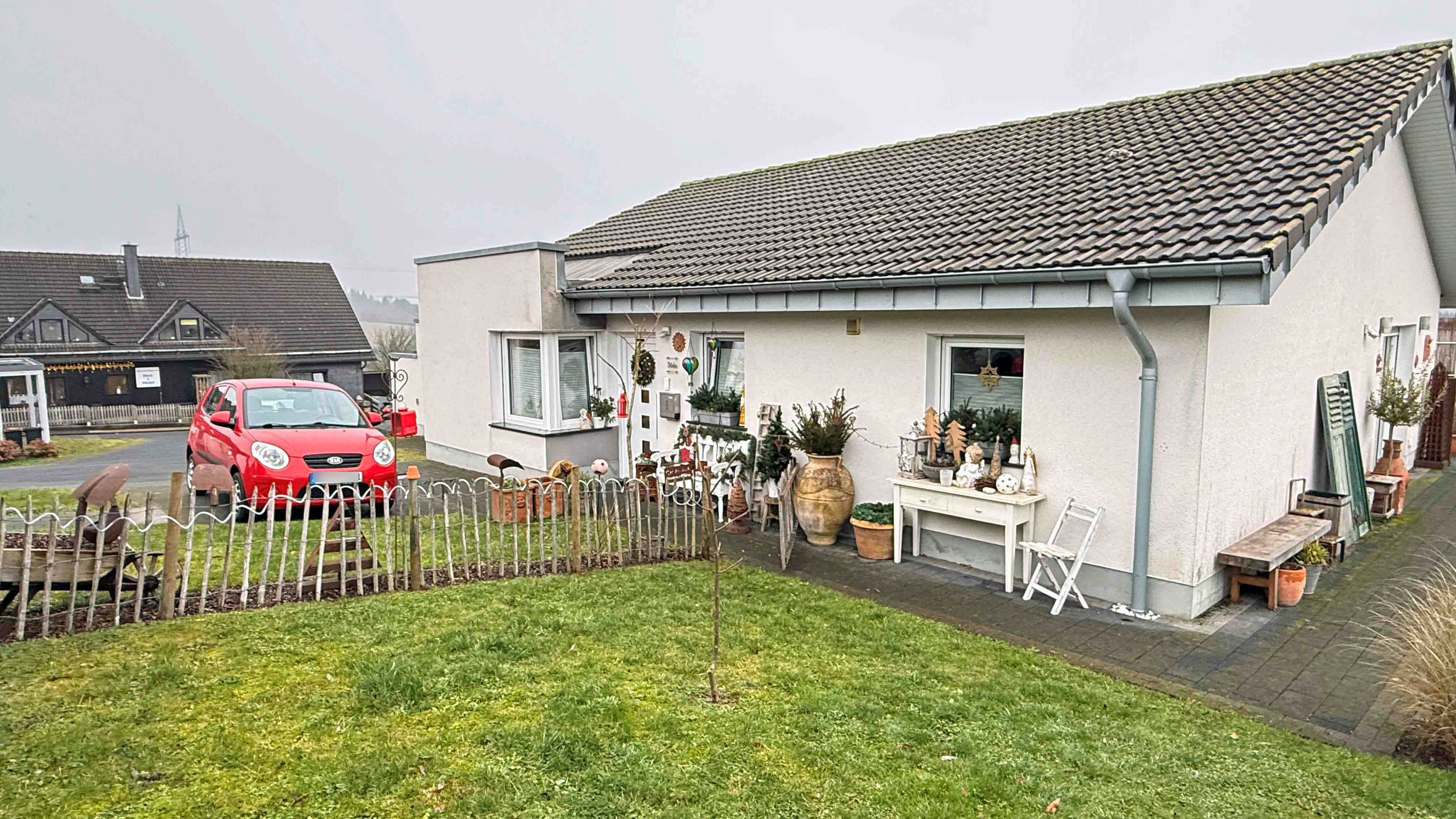 396 2-460 - Verkauft - Morsbach-Seifen: Neuwertiger Bungalow mit Fernblick ins Grüne