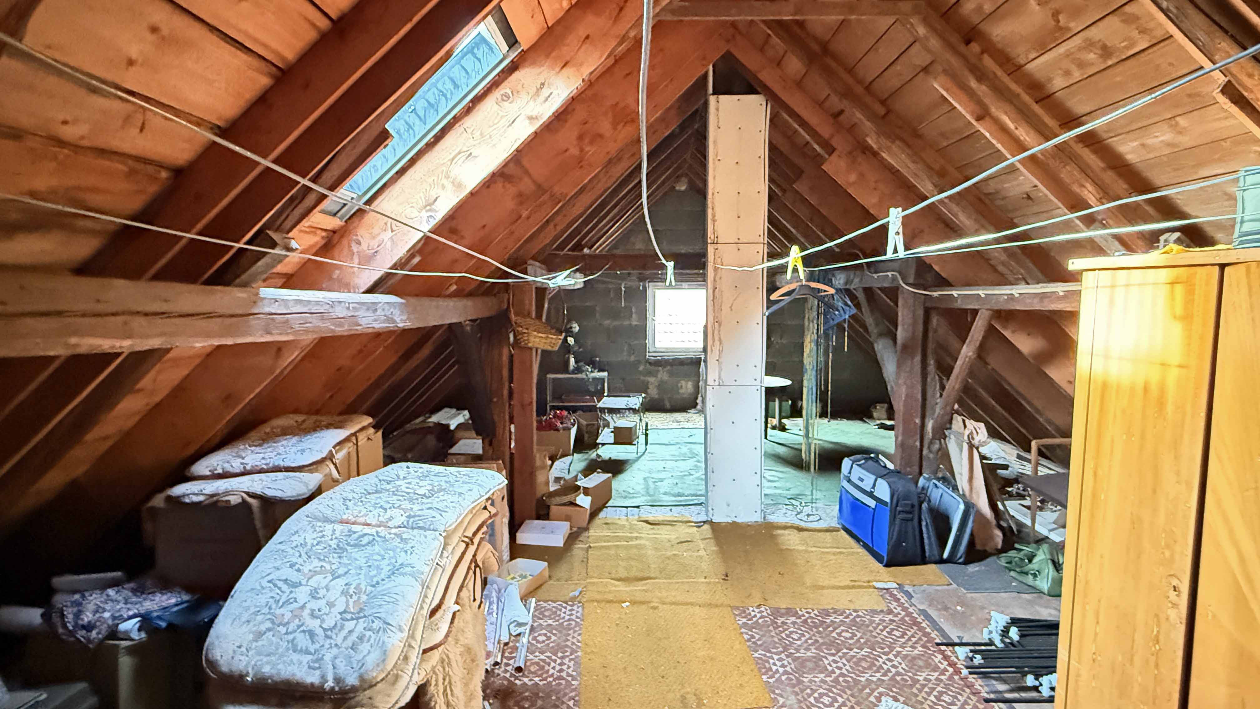 Reichshof-Nosbach: Für 160.000 € sofort einzugsfertig, Dachboden oder Ausbaurerve (ca. 75 m²)