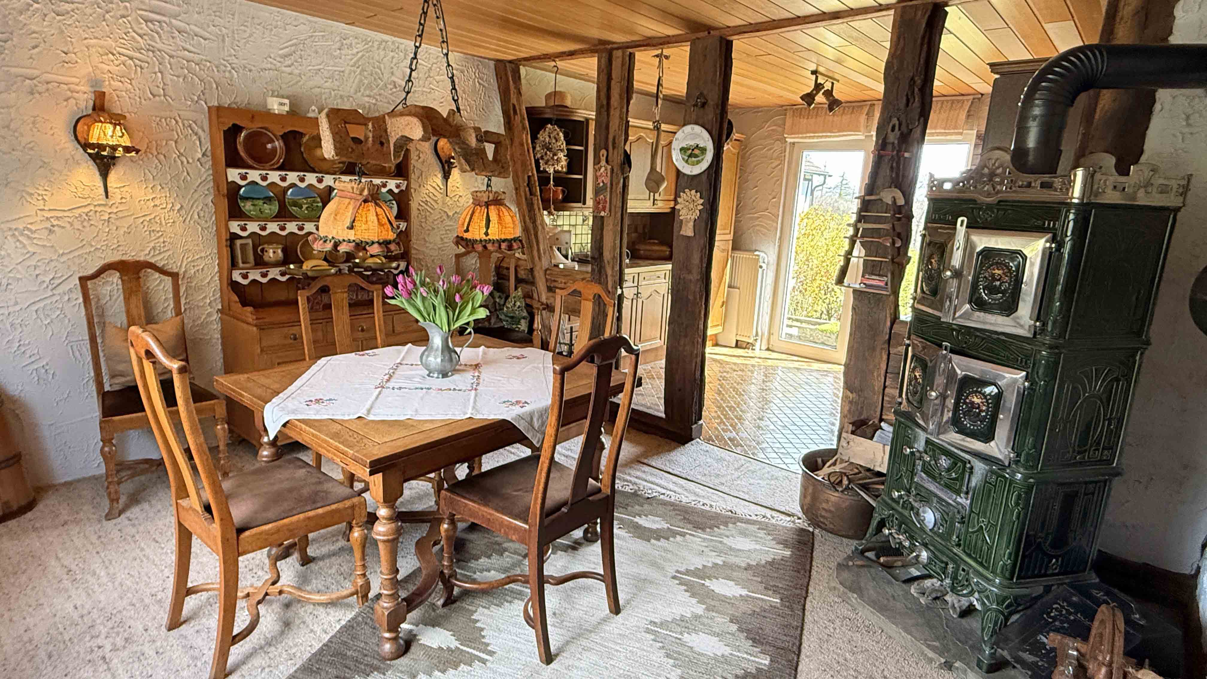Kirchen-Äpfelbach: Landhaus in malerischer Landschaft, gemütliche Wohnküche mit herrlichem Ofen und... 